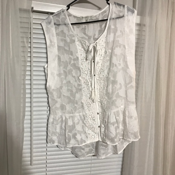Flowy White Lace/Button Up Peplum Top - Picture 3 of 5